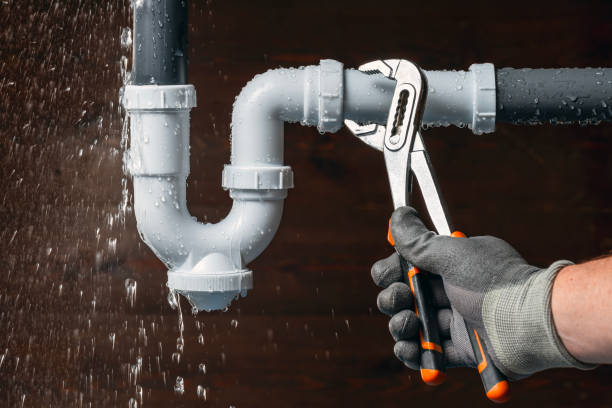 Professional Drain Cleaning technician working in Shelby, MS